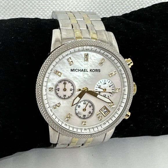 Michael Kors Ritz MK5057 Women\'s Silver Stainless Steel Analog Dial Watch NUL57 main image 5